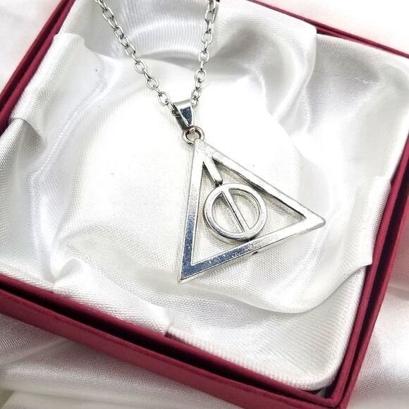OfficialOtaku Deathly Hallows Triangle Symbol Pendant Chain Necklace - Unisex - Picture 3 of 5